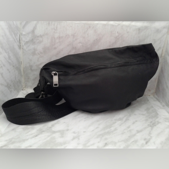 NEW Zara Man sheep leather Adjustable Waist Belt shoulder Croissant Bag Fanny - Picture 5 of 9